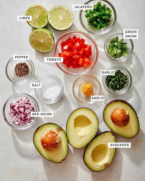 Good Guacamole Recipes, Wacamole Recipe Avocado, Recipe Guacamole, Making Guacamole, Best Guacamole, The Best Guacamole Recipe, Avocado Guacamole Recipes, How To Make The Best Guacamole, Guacamole Recipe Easy Simple