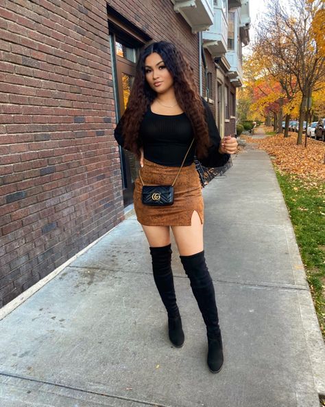 Thigh high boot outfit, snake skin mini skirt outfit, fall style, november style, ootd, fall fashion Brown Thigh High Boots Outfit, Thigh High Boots Outfit Winter, Brown Mini Skirt Outfit, High Boots Outfit Fall, Mini Skirt Outfit Fall, Hair Styles Fall, November Style, High Boots Outfit Winter, Snake Skin Skirt