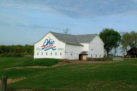 Carroll County - 252 Waynesburg Rd.; Intersection of SR 43 and 171, about two miles north of Carrollton Watercolor Barns, Barn Pictures, Barn Signs, Carroll County, Country Barns, Barn Art, Farm Buildings, Ohio River, Barn Quilt