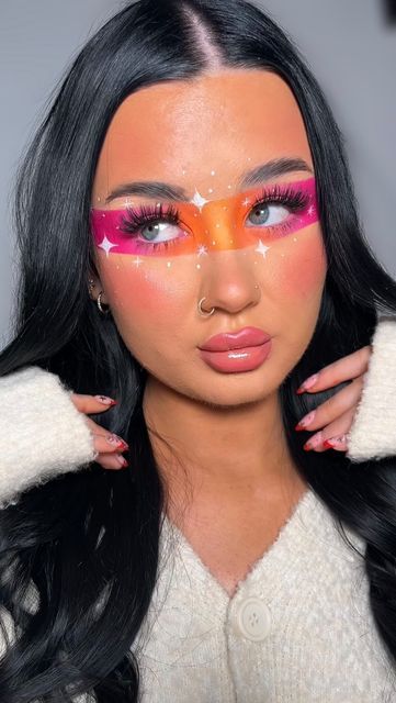 Tape Eye Makeup Trend, Makeup Crazy Looks, Detailed Makeup Looks, Tape Makeup Trend, Fun Makeup Looks To Recreate, Colourful Makeup Looks Creative, Eye Makeup Creative, Creative Face Painting, Trippy Makeup