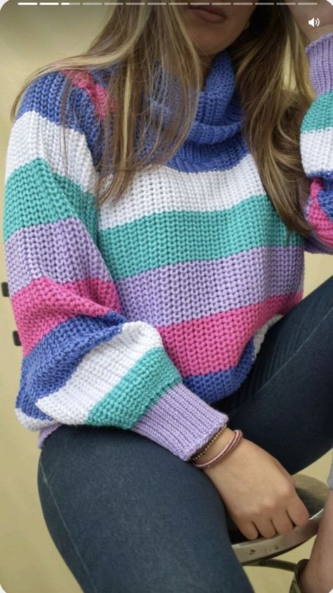 Crochet Poncho Patterns Easy, Cozy Womens Sweaters, Multicolored Sweater, Ladies Cardigan Knitting Patterns, Háčkované Lemy, Crochet Sweater Design, Winter Fashion Outfits Casual, Sweaters Cardigan, Sweater Trends