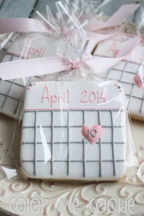 Save The Date Calendar, Diy Save The Dates, Bridal Shower Cookies, Sugar Cookie Designs, Bridal Shower Food, Baby Cookies, Creative Cookies, Fancy Cookies, Shower Food