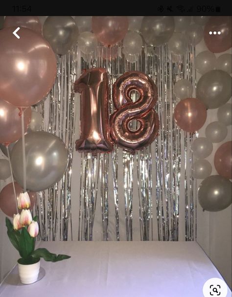 Balloon Centerpieces Diy, Birthday Decor Ideas, 17 Doğum Günü, Surprise Birthday Decorations, 18th Birthday Party Themes, Birthday Decorations At Home, Sweet Sixteen Birthday Party Ideas, 18th Birthday Decorations, Simple Birthday Party