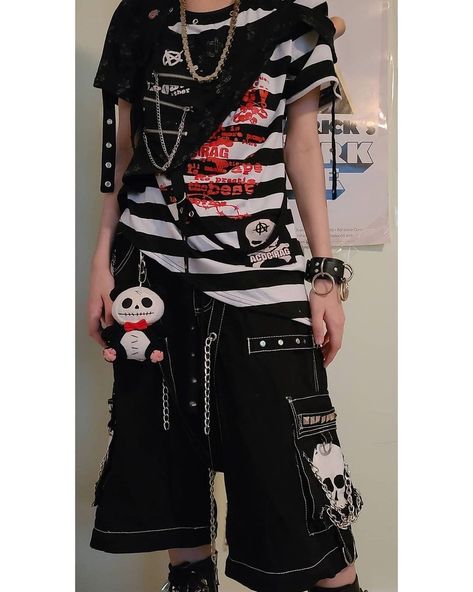 Vkei Outfits Masc, Emo Guy Outfits, Acdc Rag, Emo Fits, Acubi Fashion, Masc Outfits, Punk Clothing, Punk Outfits, August 28