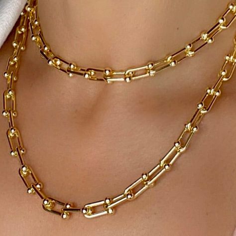 Handcrafted necklace, a timeless tiffany style chunky gold or silver plated chain measuring 16 Link Necklace Jewelry, Tifanny Necklace, Tiffany Necklace Layering, Tiffany Necklace Gold, Gold Chunky Jewelry, Jewelry Trends 2024, Layering Necklaces Gold, Mika Schneider, Chunky Gold Necklace