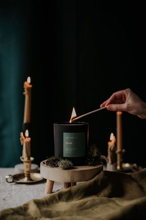 14 Candle Photography Ideas for Perfect Candlelight Shots Candle Photography Inspiration, Candle Shoot, Witchy Candle, Candle Photography Ideas, Candle Photoshoot, Witchy Candles, Candle Autumn, Candle Photography, Aesthetic Candle