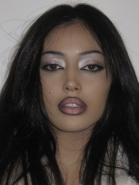 Makeup Looks From 2008, Makeup Looks From 2011, 2010 Makeup Trends, 2000 Smokey Eye, Makeup Looks From 2009, 2007s Makeup, 2002 Makeup Trends, Y2k Natural Makeup, 2002 Makeup Looks