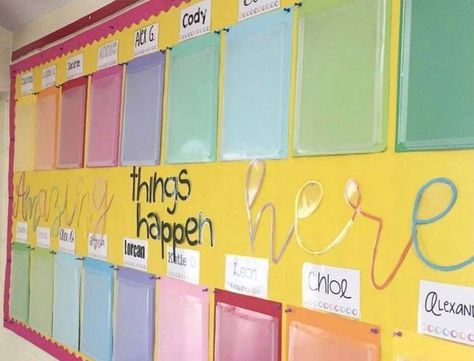 Proud Board Classroom, Amazing Work Wall Classroom, Hallway Bulletin Boards Elementary Student Work, Look What We're Learning Bulletin Board, Vocab Bulletin Board Ideas, Wow Board Classroom, First Grade Classroom Bulletin Boards, Grade 1 Classroom Ideas, 4th Grade Classroom Bulletin Boards