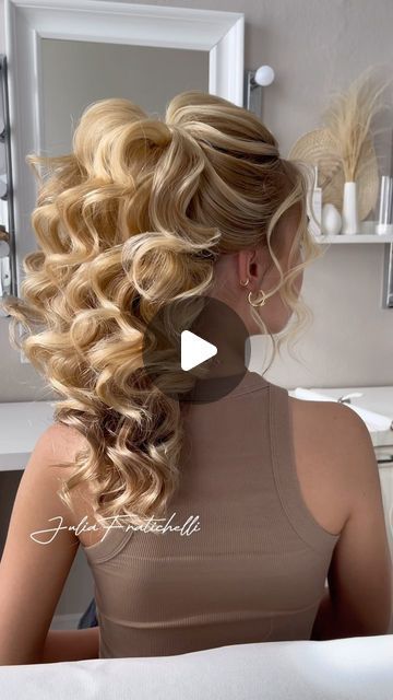 Easy Updos For Long Hair Half Up, Long Hair Styles For A Wedding, Curly Hair Updos For Wedding, Long Hair With Curls Hairstyles, Hair Styling Long Hair, Bridesmaid Hair Down Long Curls, High Ponytail Hairstyles For Wedding, Glamorous Hairstyles Medium, High Pony Tailed Hairstyle Wedding