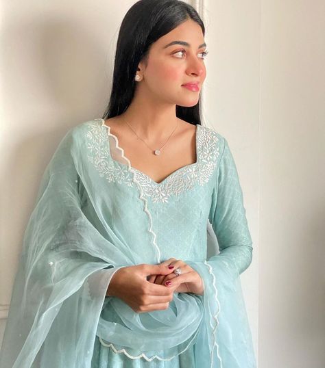 Simple Anarkali Suits Classy, Simple Anarkali Suits, Anmol Baloch, Long Kurta Designs, Salwar Neck Designs, Stylish Kurtis Design, Anarkali Dress Pattern, Simple Kurta Designs, Designer Kurti Patterns