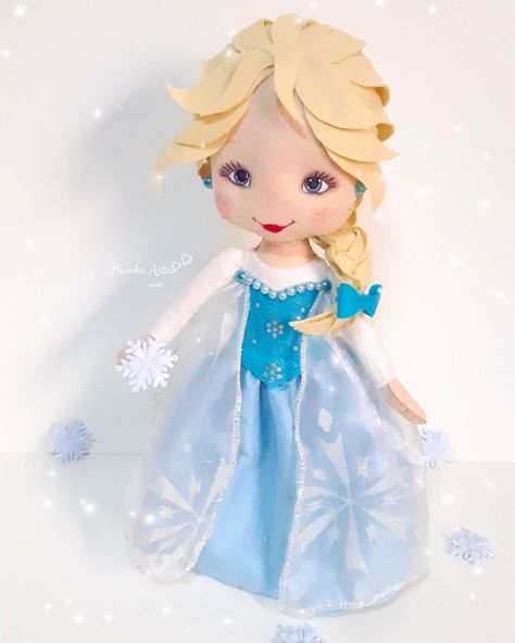 Frozen Felt, Felt Crafts Patterns, Anna Frozen, Elsa Frozen, Felt Toys, Craft Patterns, Felt Crafts, Dj, Frozen