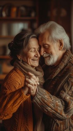 Older Couples In Love, Older Couple Photo Poses, Photoshoot Ideas For Older Couples, Elder Couple Photography, Older Couple Poses Photography, Wedding Photo Ideas Older Couple, Elderly Couple Photoshoot, Older Couple Engagement Photos, Older Couple Wedding Photography