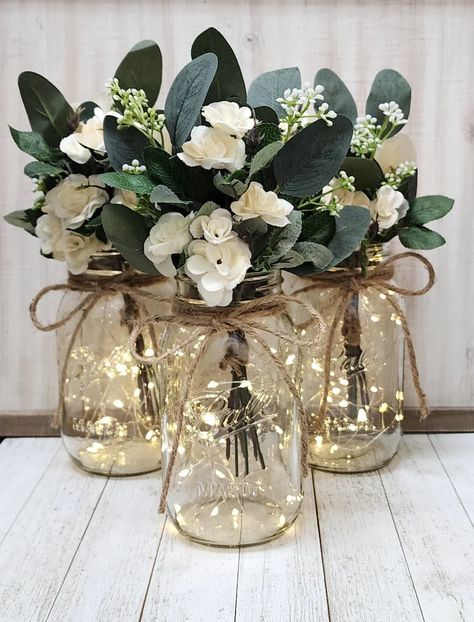 Table Top Wedding Decorations, Classic Rustic Wedding Decoration, Lace And Pearls Wedding Decorations, Black And Gold Mason Jar Centerpieces, Wedding Ideas Outside Decorations, Eucalyptus Beach Wedding, Unique Table Centerpieces Wedding, Vintage Bridal Shower Decor, Geode Wedding Decor