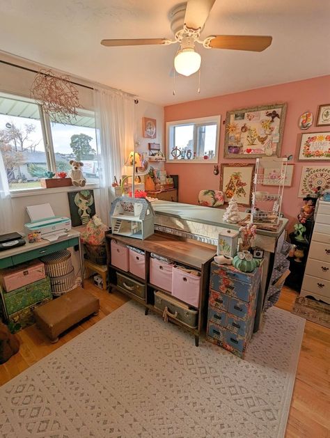 Craft Room Colors Scheme Inspiration, Room With Pink Accent Wall, Quilt Room Organization Organizing Ideas, Blush Pink Craft Room, Vintage Craft Room Decor, Eclectic Craft Room, Craft Room Colors, Vintage Craft Room Ideas, Closet Craft Room Ideas