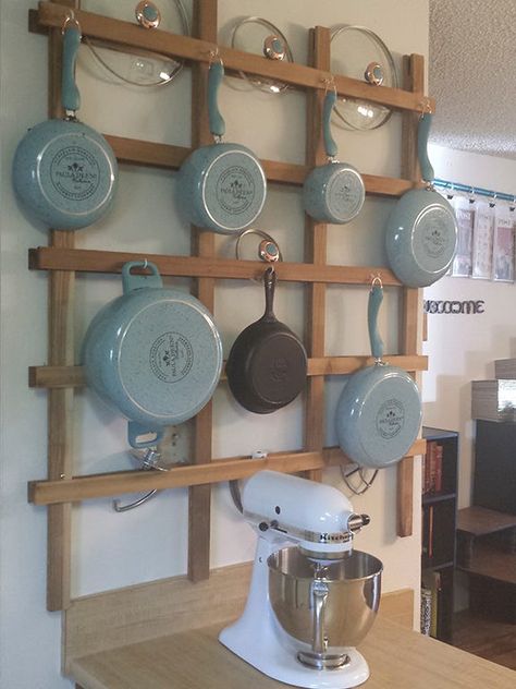 DIY Ideas Wall Pot Hanger Kitchen, Wall Mounted Pan Rack, Wall Pan Rack, Pot Rack Wall Mounted, Wall Mounted Pot Rack Ideas, Wall Mount Pot Rack, Pot Rack Hanging Wall, Hanging Pots And Pans On Wall, Hang Pots And Pans