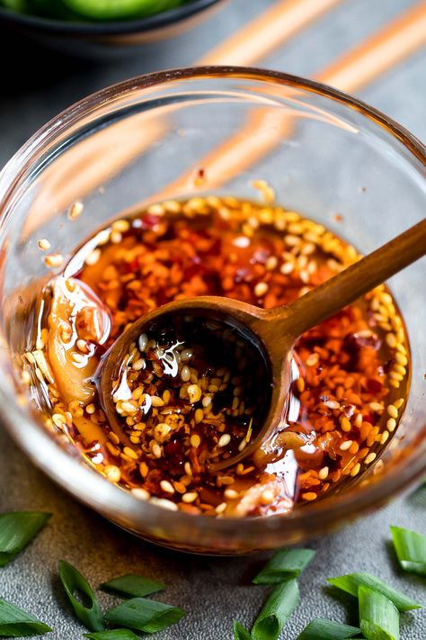 Spicy Garlic Chili Oil Recipe Chili Garlic Oil Recipe, Garlic Oil Recipe, Garlic Chili Oil, Ramen Toppings, Hot Chili Oil, Chili Oil Recipe, Vegetarian Ramen, Dried Chili Peppers, Ramen Noodle Bowl