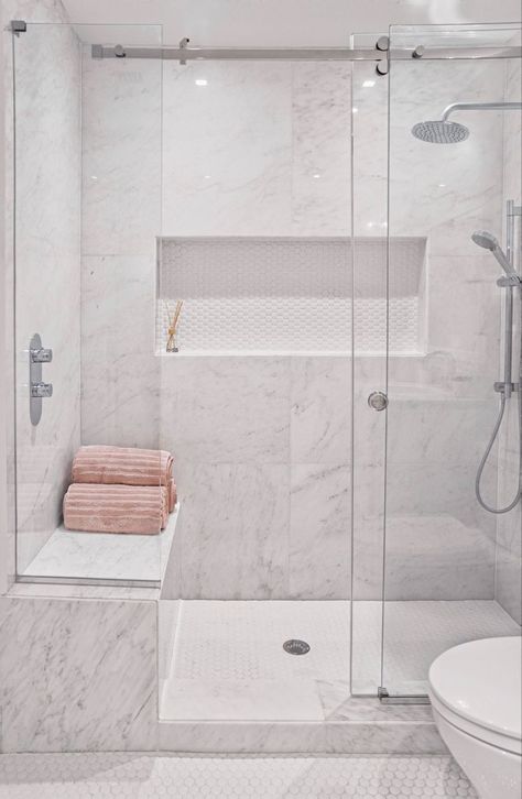 Calacatta Bathroom, Bathroom Interior Design Luxury, Master Bath Shower, Full Bathroom Remodel, Bathroom Shower Design, Bathroom Redesign, Shower Bench, Shower Niche, Calacatta Marble