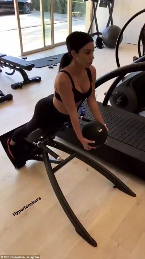 Kardashian Gym, Kim Kardashian Workout, Kardashian Workout, Kim Kardashian Home, Tyson Beckford, Kim Kadarshian, Kardashian Home, Summer Workout Outfits, Gym Crush