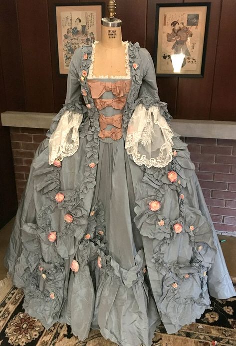 1700s Dresses, Art Dresses, 1700 Fashion, Gaun Abad Pertengahan, Rococo Dress, 18th Century Dress, Rococo Fashion, 18th Century Costume, 18th Century Clothing