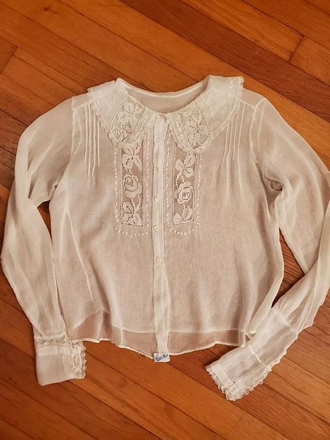 Antique Blouse in Cream With Lace and Pintucks - xs, sm | eBay Lace Shirt Outfit, Insertion Lace, Grandma Clothes, Mid Century Fashion, Victorian Clothing, Dresses Vintage, Lace Embroidery, Lace Collar, Lace Shirt