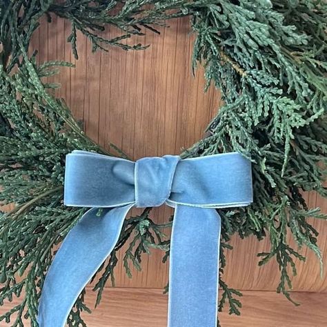 LAUREN BURKE | DIY + Design on Instagram: "I shared how to tie a perfect bow in my stories and many people asked me to reshare it! It’s SO easy! SAVE this reel for later! 🎀 Comment LINK if you want the links to the mini wreaths and dusty blue velvet ribbon! How to tie a bow, Christmas decor, perfect bow, velvet ribbon" How To Tie Satin Ribbon Bow, Velvet Bows Christmas, Tie Velvet Bow, Blue Christmas Ribbon, How To Make A Bow With Velvet Ribbon, How To Tie A Velvet Ribbon Bow, How To Tie A Bow With Wired Ribbon, Velvet Ribbon Bow, How To Make Velvet Bows