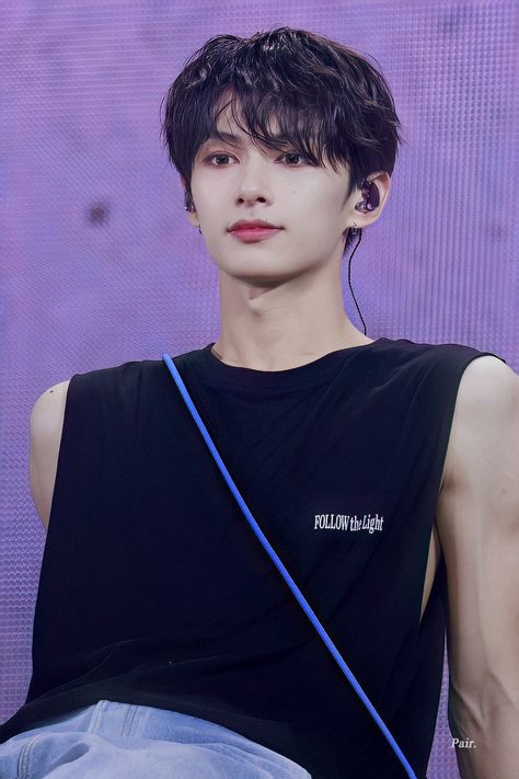 Seventeen Junhui, Bug Boy, Seventeen Jun, Going Seventeen, Male Artist, Seventeen Album, Korean Couple, Single Dads, Skz In Cute