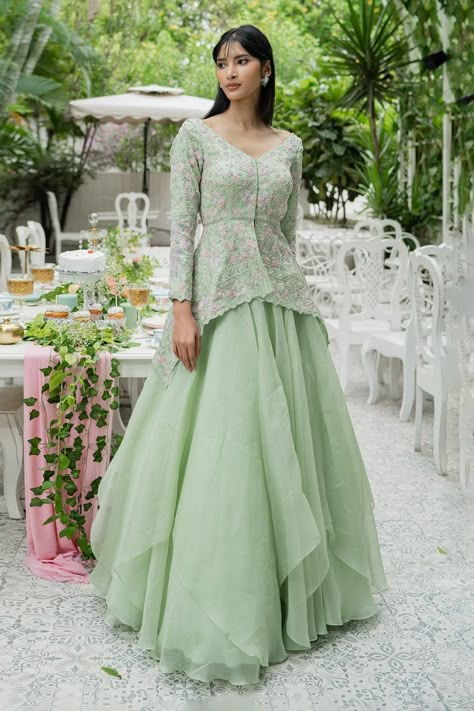 Shop for Varun Chakkilam Green Silk Organza Peplum Top And Skirt Set for Women Online at Aza Fashions Kehangha Peplum Blouses, Luxury Floor-length Skirt Set For Party Wear, Trendy Long Frock Designs, Varun Chakkilam, Peplum Top And Skirt, V Neck Peplum Top, Long Skirt Top Designs, Skirt Styling, Long Skirt And Top