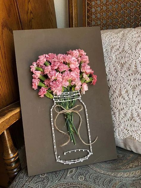 Wood Board Crafts, فن الرسم بالمسامير, Mason Jar String Art, Fleurs Diy, String Art Diy, Pola Sulam, Diy Craft Kits, Mason Jar Crafts, Jar Crafts