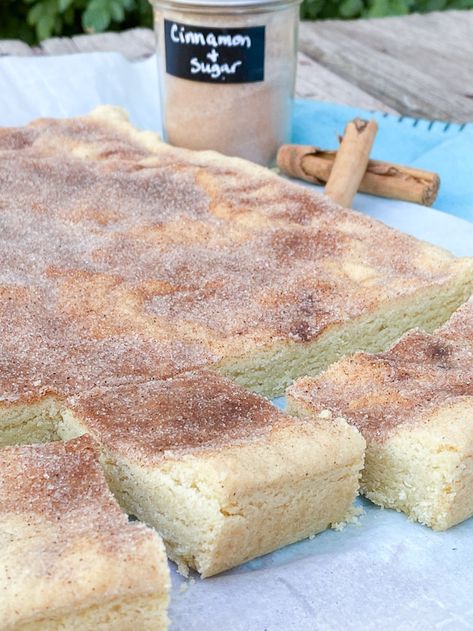 Snickerdoodle Pan Cookies, Snickerdoodle Bars Soft And Chewy, Snickerdoodle Sheet Pan Bars, Sheet Pan Snickerdoodle Bars, Sheet Cake Cookie Bars, Sheet Bar Recipes, Banana Snickerdoodle Bars, Pan Of Bars, Snickerdoodle Cookie Bars 12 Tomatoes