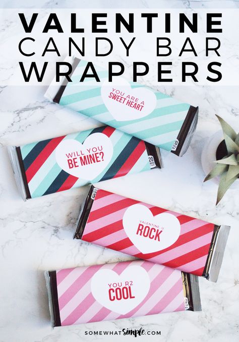 Valentine Candy Bar Wrappers | These FREE PRINTABLE Valentine Candy Bar Wrappers make a simple gift that you can make in just minutes! Valentines Candy Bar Wrappers, Chocolate San Valentin, Candy Grams, Hershey Candy Bars, Hershey Candy, Valentine Desserts, Simple Gift, Holiday Candy, Valentine Candy