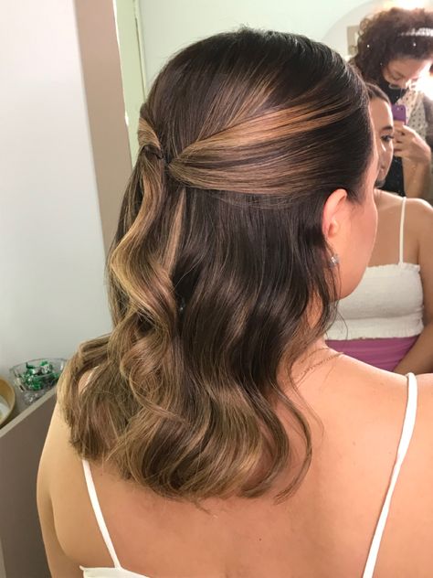 Straight Prom Hair, Grad Hairstyles, Glamorous Curls, Bridesmaid Hair Inspo, Formal Hairstyles For Short Hair, Prom Hair Medium, Simple Prom Hair, Hairstyles 2024, Guest Hair