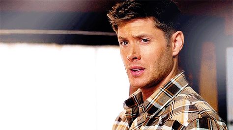 Dean Winchester Hot, Supernatural Fanfiction, Dean Supernatural, Supernatural Gifs, Supernatural Fan Art, Supernatural Pictures, Supernatural Dean Winchester, Teen Wolf Dylan, Sam And Dean Winchester