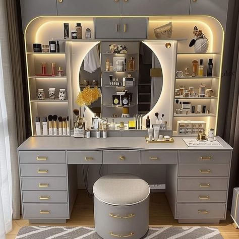 Vanity Ideas Bedroom Aesthetic, Big Dressing Table, Dressing Room Aesthetic, Vanity Storage Ideas, Home Makeup Studio, Makeup Vanity Aesthetic, Aesthetic Dressing Table, Meja Makeup, Dressing Table Design Bedrooms