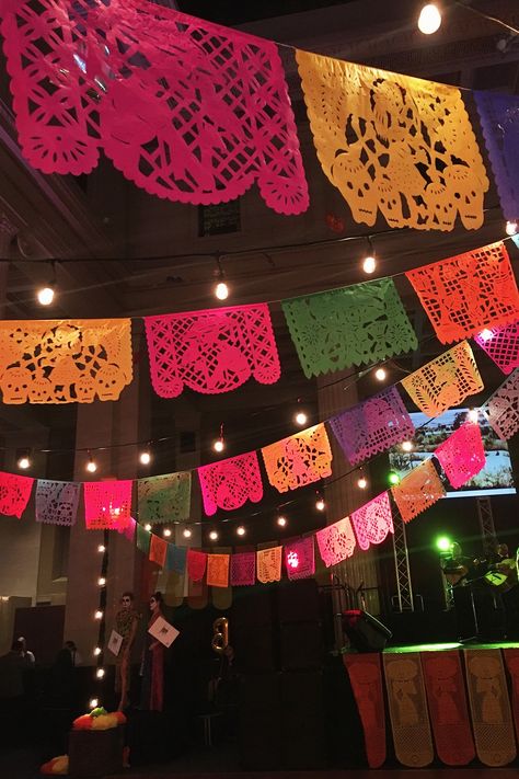 Mexican Festival Decor, Mexican Party Themes, Mexican Theme Birthday Party Decorations, Fiesta Theme Party Aesthetic, Decoration Mexican Party, Latin Night Party Theme, Latin Decorations Party, Mexican Booth Decoration, Black Mexican Theme Party