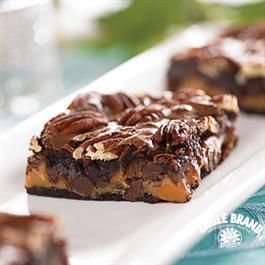 As the kids go Back-To-School, sweeten up their lunchbox with this Decadent Brownie recipe from Eagle Brand® Sweetened Condensed Milk. Eagle Brand Recipes, Eagle Brand, Milk Recipes, Great Desserts, Yummy Sweets, How Sweet Eats, Eat Dessert, Cookies Recipes Chocolate Chip, Sweets Desserts