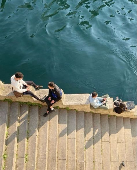 Bonne weekend. 💙🍸 How does your perfect weekend look like? Photo @mylittleparis #lamourestbleufashion Summer In Paris Aesthetic, Seine River Paris, Paris Picnic, Paris In Summer, Parisian Summer, French Aesthetic, Picnic Aesthetic, Seine River, French Summer