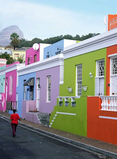 Bo-Kaap, formerly known as the Malay Quarter, is one of the most vibrant areas in Cape Town. Paint House Ideas, Colourful Houses Painting, Colourful Buildings Architecture, Mexico Colorful Houses, Bo Kaap Cape Town Colorful Houses, Puerto Rico Colorful Houses, Colorful Village, Bo Kaap, Visit South Africa