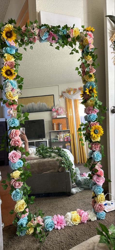 Small Home Decor Ideas, Mirror With Flowers Around It And String Lights, Mirror Decorated With Flowers, Flower Wall Nirror, Diy Mirror Flower Frame, Flower Mirror Diy, Floral Mirror Diy Fake Flowers, Flower Mirror, Dream Apartment Decor