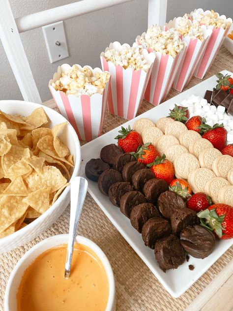 Sleepover Party Foods, Slumber Party Aesthetic, Bachelorette Slumber Parties, Bachelorette Sleepover, Bachelorette Party Food, Spa Sleepover Party, Adult Slumber Party, Birthday Sleepover Ideas, Halloween Costumes 2022