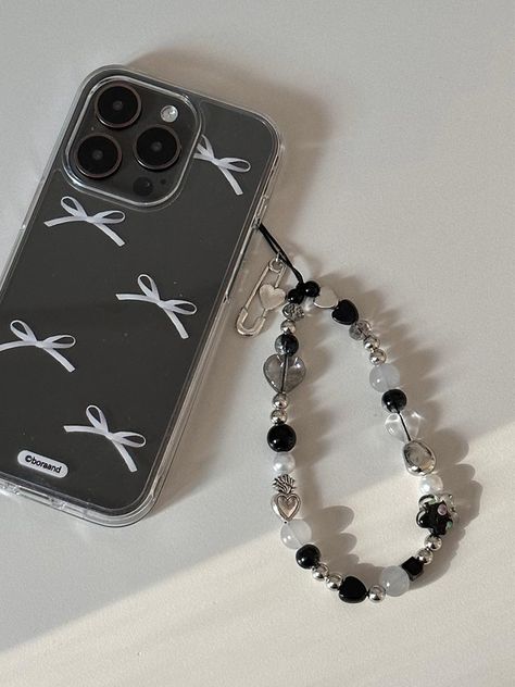 Phone Accessories Charms, Aesthetic Phone Cases Black, Phone Charm For Black Case, Black Phone With Clear Case, Black Phone Straps Beads, Iphone Charms Aesthetic, Cell Phone Charm Strap, Iphone Phone Charm, Bag Phone Case