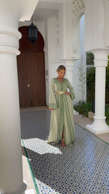 Moroccan Dress Kaftan, Summer Caftan, Moroccan Clothing, Mode Tips, Moroccan Fashion, Moroccan Dress, Pakistani Dress, Moroccan Caftan, Different Colours