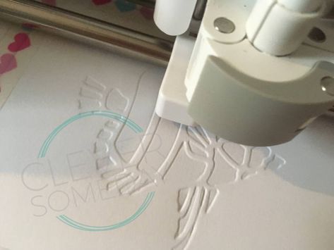 Get great looking flat embossing from your Cricut Explore or Maker with this exciting new technique. An video overview of the process along with a free Design Space File will get you started. Cricut Scoring Stylus, Vinyle Cricut, Cricut Explore Air Projects, Cricut Help, Cricut Cuttlebug, Idee Cricut, Cricut Explore Projects, Silhouette Curio, Cricut Air