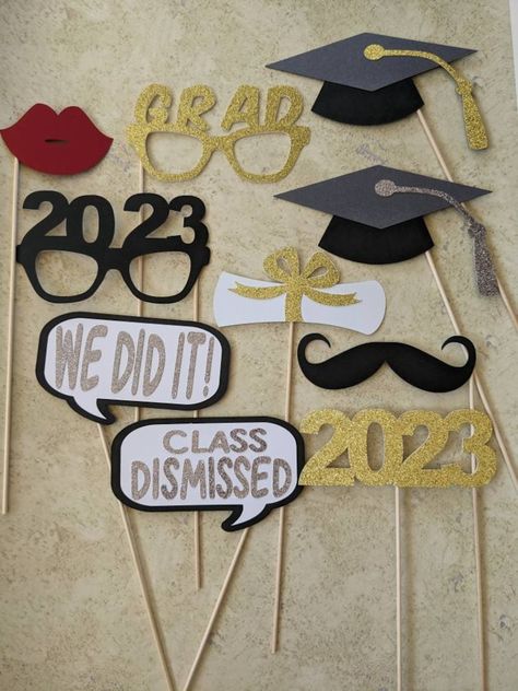 School Farewell Ideas, Photo Booth Props Graduation, Graduation Party Photo Booth Props, Farewell Party Decorations, Farewell Decorations, Graduation Party Photo Booth, Graduation Photo Booth Props, Diy Photo Booth Props, Graduation Photo Booth