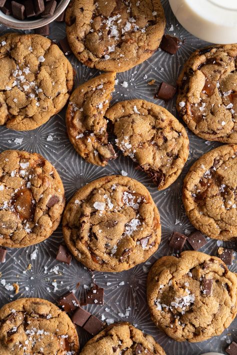 Brown Butter Salted Caramel Chocolate Chunk Cookies. Regular pantry staples are elevated to another level to give this cookie a 'fancy with only a little more effort' vibe. Brown butter is stirred in with toasty muscovado sugar to form a perfect cookie dough, and then hard caramel shards and chocolate chunks are folded in to give the perfect amount of chocolate and caramel per bite. Finished with flaky sea salt, this is a super easy yet satisfying baking recipe. #saltedcaramelcookie #chocolatech Caramel Baking Chips Recipes, Salted Brown Butter Chocolate Chip, Choco Chunk Cookies, Elevated Chocolate Chip Cookies, Fancy Chocolate Chip Cookies, Salted Caramel Cheesecake Cookies, Brown Butter Sugar Cookies, Sea Salt Caramel Cookies, Caramel Shards