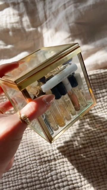 Perfume Sample Display, Perfume Sample Storage, Perfume Samples Aesthetic, Perfume Set Up, Perfume Sample Organization, Niche Accessories, Niche Perfume Collection, Designer Perfumes, Luxury Stuff