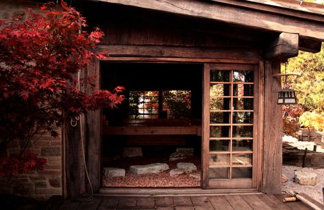 Japanese Home Decor Traditional, Japanese Cabin, Japanese Farmhouse, Japanese Bath House, Japanese Bath, Retro Interior Design, Japanese Home Decor, Asian Homes, Cultural Centre