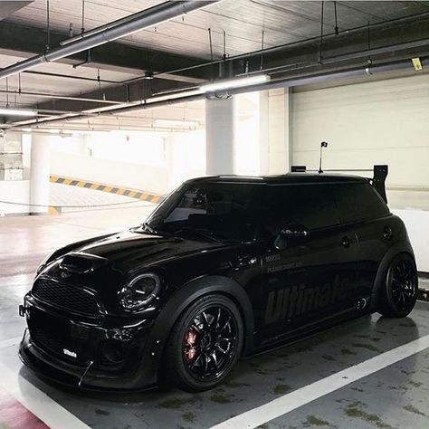 Mini Copper Aesthetics, Aesthetic Mini Cooper, Mini Cooper Tuning, R53 Mini Cooper S, Black Mini Cooper, Mini Cooper Sport, Mini Cooper Accessories, Mini Cooper Custom, It Aesthetic