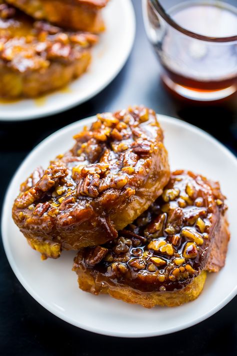 Pecan Pie French Toast, Pecan French Toast, Baker By Nature, Christmas Breakfast Recipe, Pecan Pies, Pecan Pie Recipe, Pecan Recipes, Easy Brunch, Weekend Breakfast