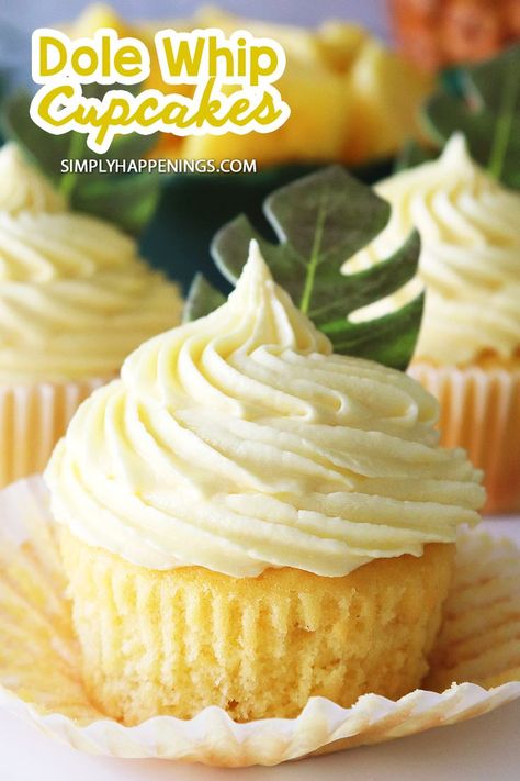 Dole Whip Cupcakes, Pineapple Frosting, Pineapple Filling, Hawaiian Desserts, Pineapple Cupcakes, Tropical Desserts, Summer Cupcakes, Pineapple Recipes, Gourmet Cupcakes