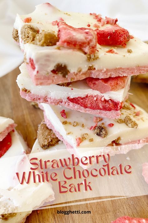 White Chocolate Bark Recipes, Strawberry White Chocolate, Spring Recipes Dessert, White Chocolate Bark, Chocolate Bark Recipe, Dried Candy, White Chocolate Candy, White Chocolate Strawberries, Candy Bark